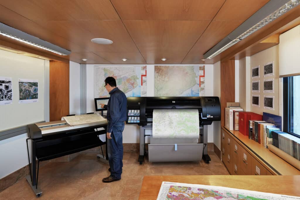 Working area with a HP HD Pro 2 scanner